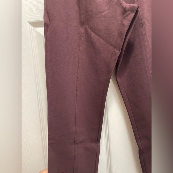 Women’s Pleated Skinny Maternity Pants - Picture 5 of 7